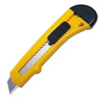 Нож канцелярский лезвие 18мм Norma 4515