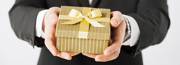 Канцелярские товары в подарок